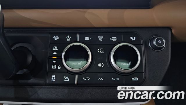 Land Rover Defender (L663) 110 P300 X-Dynamic SE 2025 — фото 27