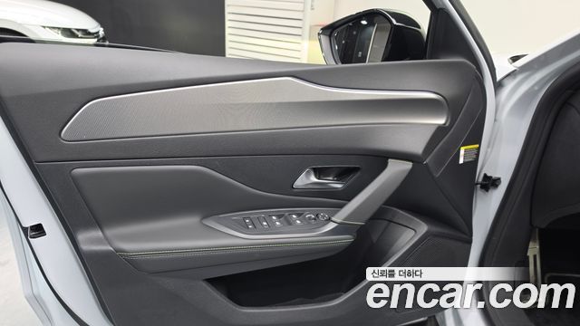 Peugeot 408 1.2 Pure Tech GT 2025 — фото 24