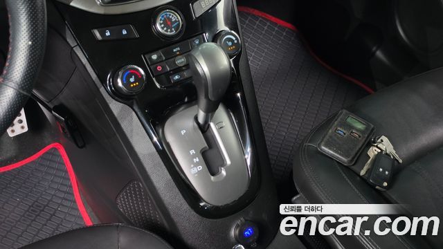 Chevrolet Orlando 2.0 Diesel LTZ Safety 2015 — фото 9