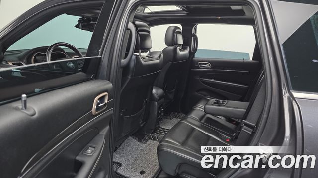 Jeep Grand Cherokee 3.0 Diesel Overland WK2 2016 — фото 12