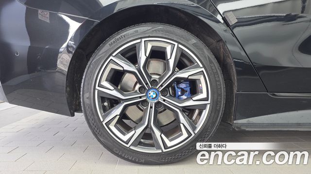 BMW i4 eDrive40 M Sports Pro 2023 — фото 5