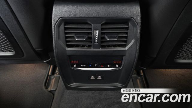 BMW i4 eDrive40 M Sports Pro 2023 — фото 19