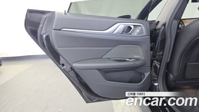 BMW i4 eDrive40 M Sports Pro 2023 — фото 25