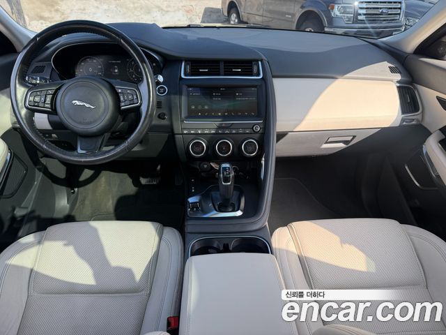 Jaguar E-PACE D180 SE 2019 — фото 7