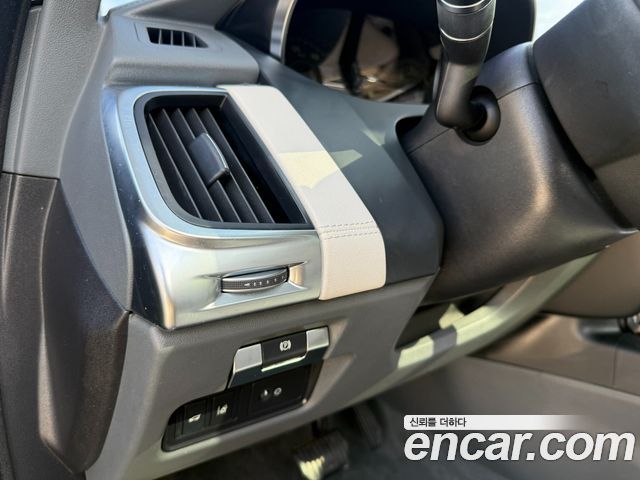 Jaguar E-PACE D180 SE 2019 — фото 16