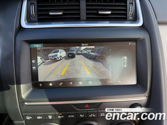 Jaguar E-PACE D180 SE 2019 — фото 17
