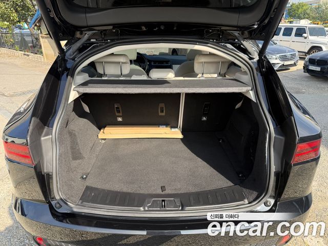 Jaguar E-PACE D180 SE 2019 — фото 22
