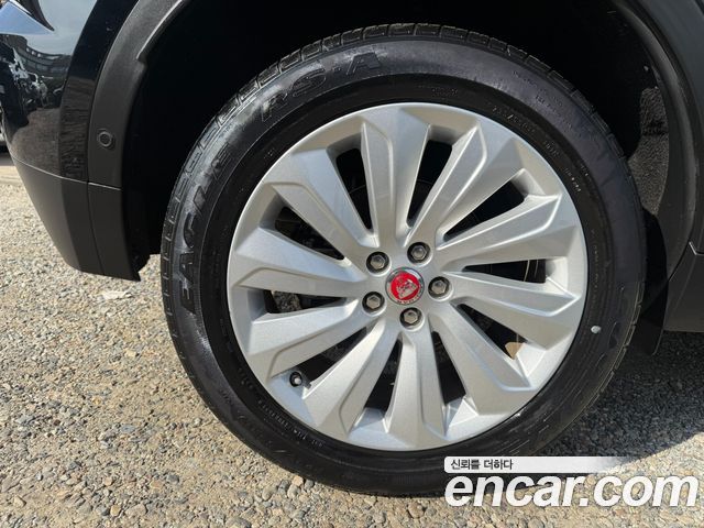 Jaguar E-PACE D180 SE 2019 — фото 23