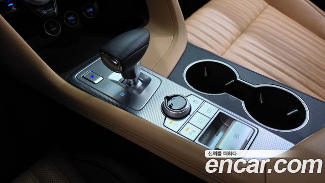Genesis G70 Gasoline 2.0T 2WD 2023 — фото 9