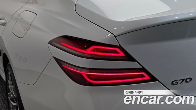 Genesis G70 Gasoline 2.0T 2WD 2023 — фото 23
