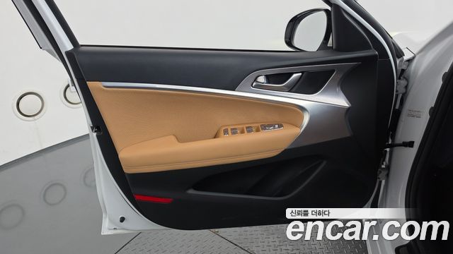 Genesis G70 Gasoline 2.0T 2WD 2023 — фото 24