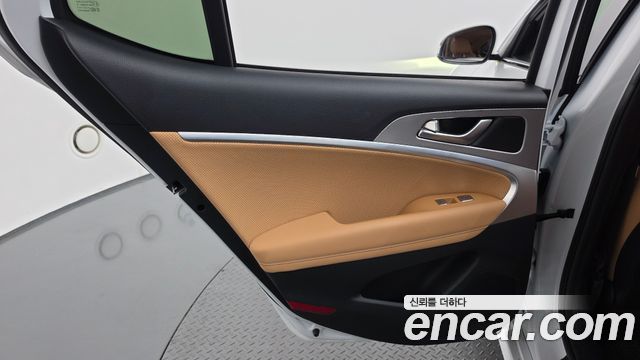 Genesis G70 Gasoline 2.0T 2WD 2023 — фото 25