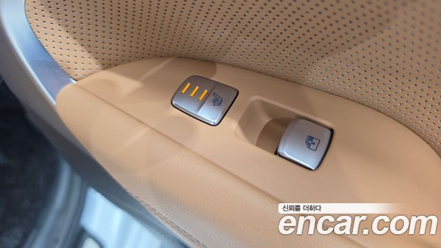 Genesis G70 Gasoline 2.0T 2WD 2023 — фото 40