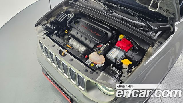 Jeep Renegade 2.4 Limited 2020 — фото 6