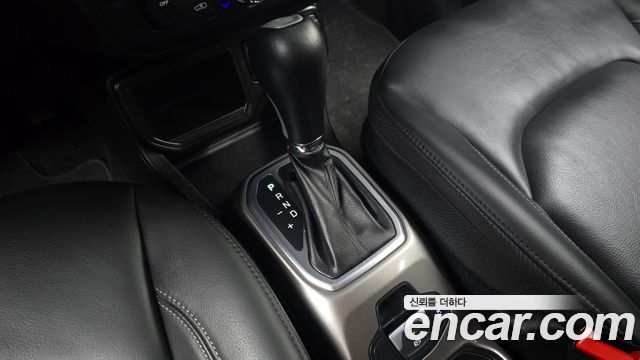 Jeep Renegade 2.4 Limited 2020 — фото 9