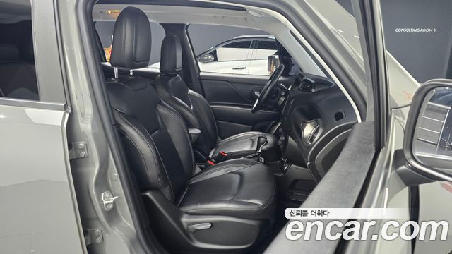 Jeep Renegade 2.4 Limited 2020 — фото 10