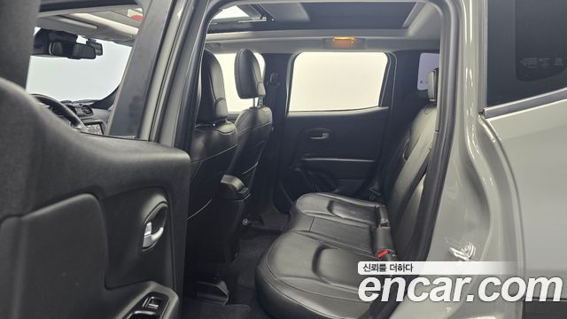 Jeep Renegade 2.4 Limited 2020 — фото 16