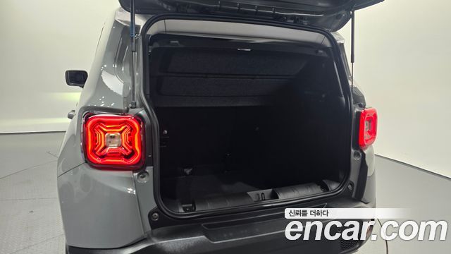 Jeep Renegade 2.4 Limited 2020 — фото 23