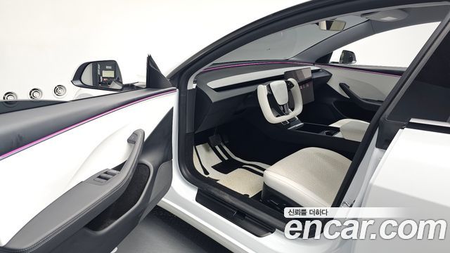 Tesla Model 3 RWD 2025 — фото 10