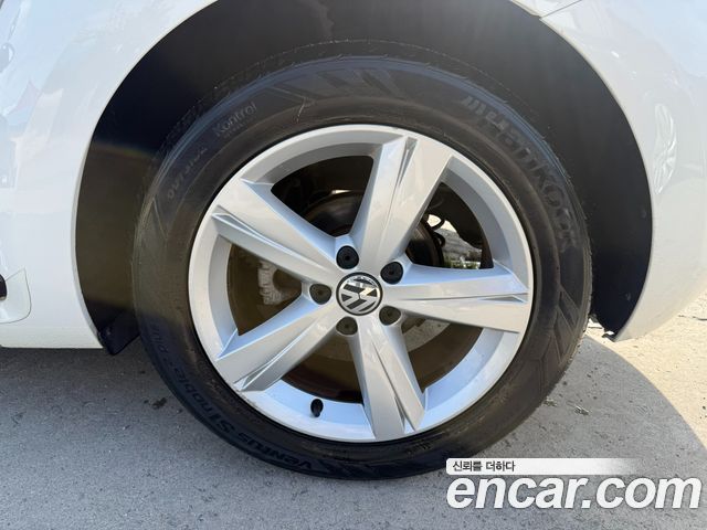 Volkswagen Beetle 2.0 TDI 3rd 2013 — фото 23