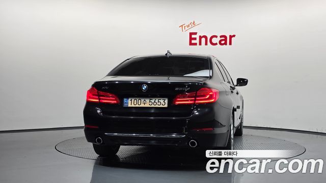 BMW 5 Series (G30) 520d xDrive Luxury Plus 2018 — фото 4