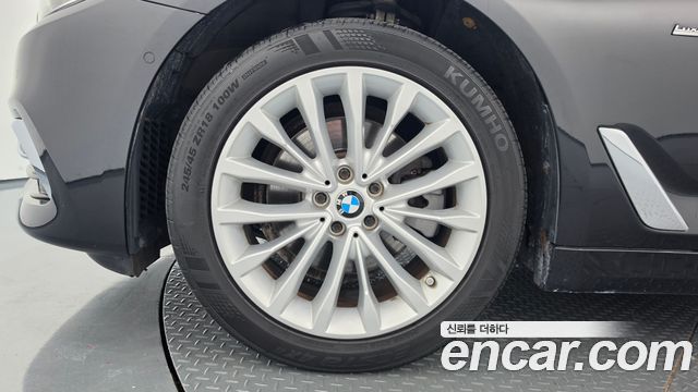 BMW 5 Series (G30) 520d xDrive Luxury Plus 2018 — фото 5