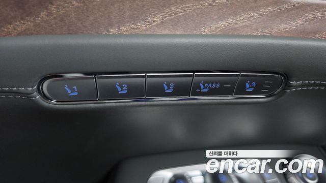 Genesis G90 (RS4) Gasoline 3.5 Turbo 2WD 2023 — фото 31