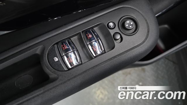 MINI Cooper Clubman Classic 2nd 2023 — фото 32