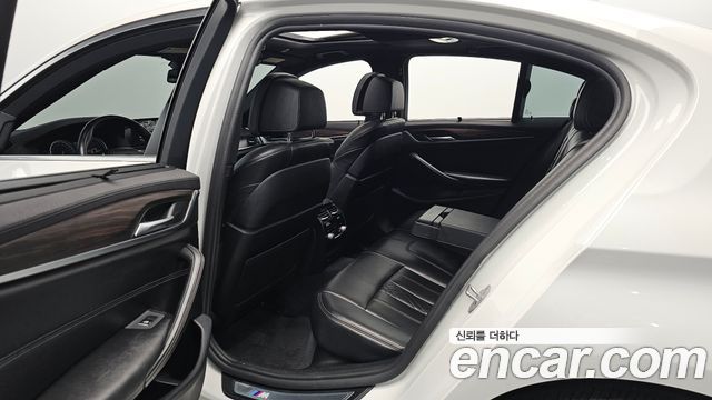 BMW 5 Series (G30) 530i M Sport Package Plus 2018 — фото 12