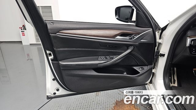 BMW 5 Series (G30) 530i M Sport Package Plus 2018 — фото 24