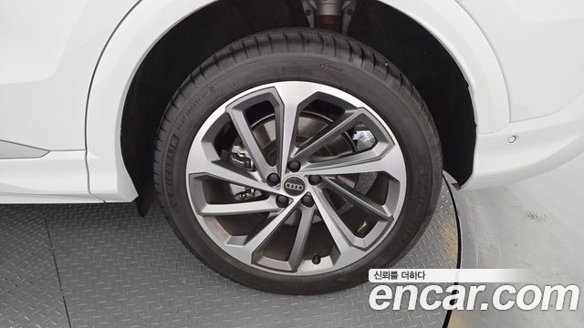 Audi Q5 (80A) 40 TFSI Quattro S Line 2025 — фото 21