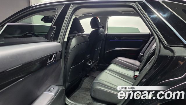 Hyundai Grandeur (GN7) 2,5 Gasoline 2WD Exclusive 2023 — фото 11