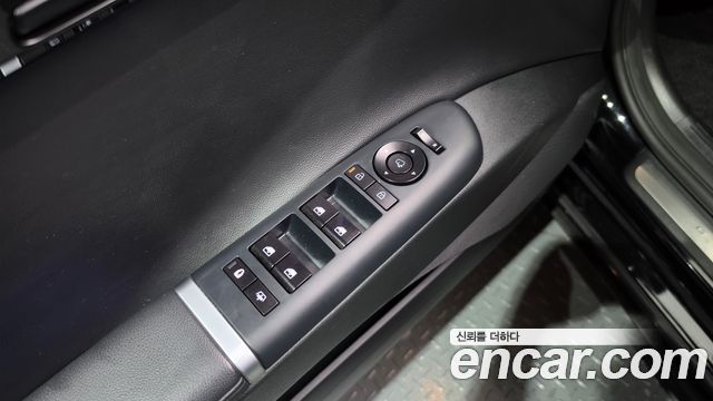 Hyundai Grandeur (GN7) 2,5 Gasoline 2WD Exclusive 2023 — фото 29