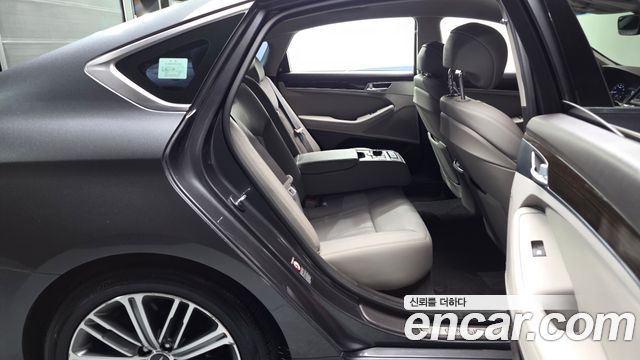 Genesis G80 3.3 GDI AWD Luxury 2017 — фото 11