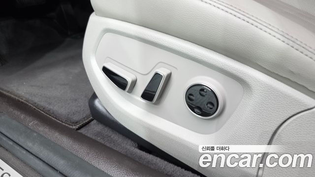 Genesis G80 3.3 GDI AWD Luxury 2017 — фото 18
