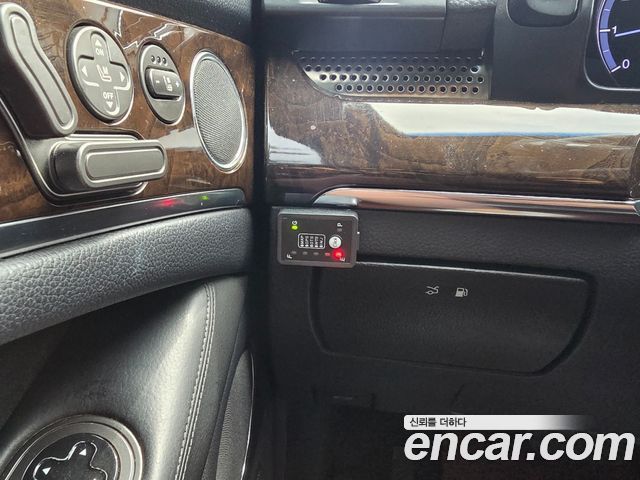KG Mobility (SsangYong) Chairman W CW600 4TRONIC Prestige 2012 — фото 17