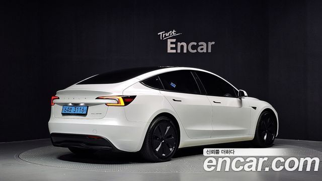 Tesla Model 3 Long Range AWD 2024 — фото 2