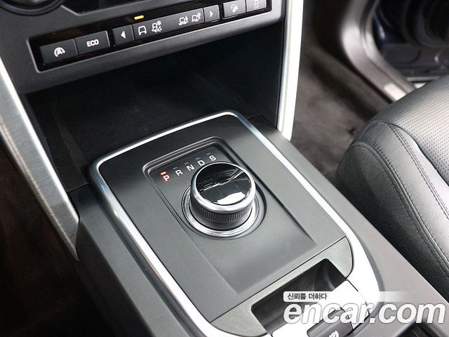 Land Rover Discovery Sport 2.0 TD4 HSE Luxury 2017 — фото 10