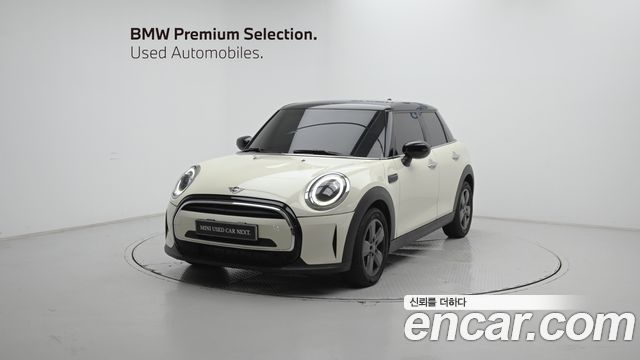 MINI Cooper 5Door Classic Third Generation 2023 — фото 1
