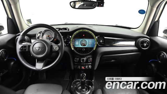 MINI Cooper 5Door Classic Third Generation 2023 — фото 7
