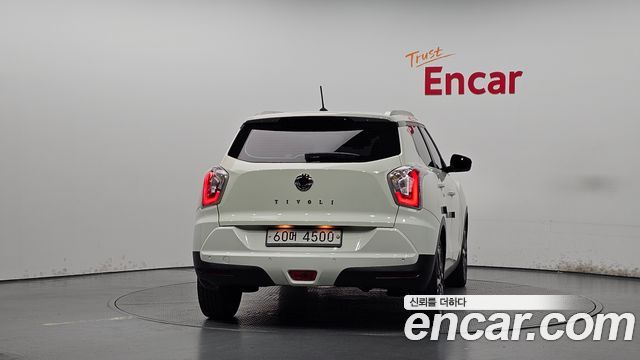 KG Mobility (SsangYong) Tivoli LX 2WD HI-DLX 2015 — фото 4