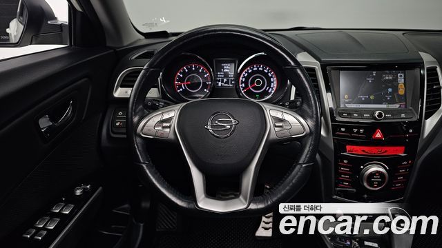 KG Mobility (SsangYong) Tivoli LX 2WD HI-DLX 2015 — фото 13