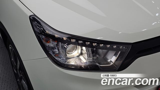 KG Mobility (SsangYong) Tivoli LX 2WD HI-DLX 2015 — фото 22