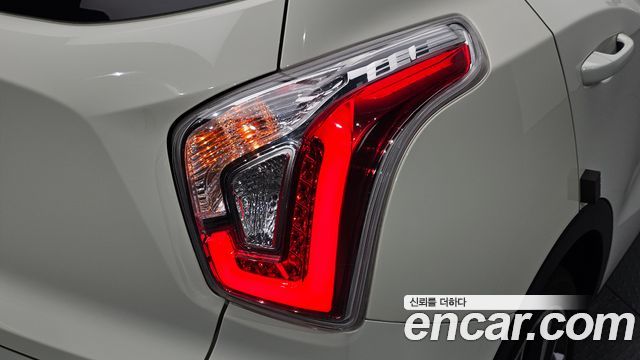KG Mobility (SsangYong) Tivoli LX 2WD HI-DLX 2015 — фото 23