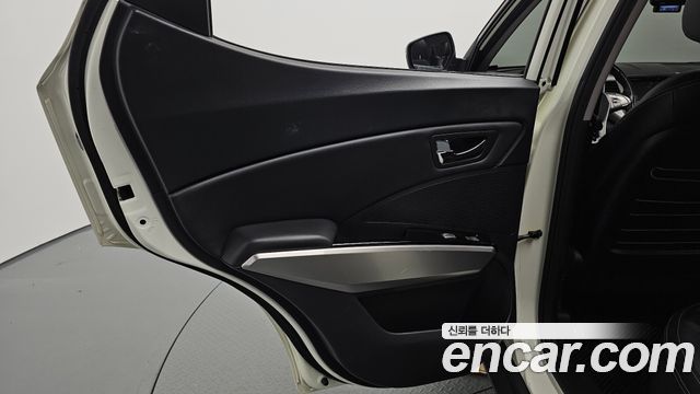 KG Mobility (SsangYong) Tivoli LX 2WD HI-DLX 2015 — фото 25