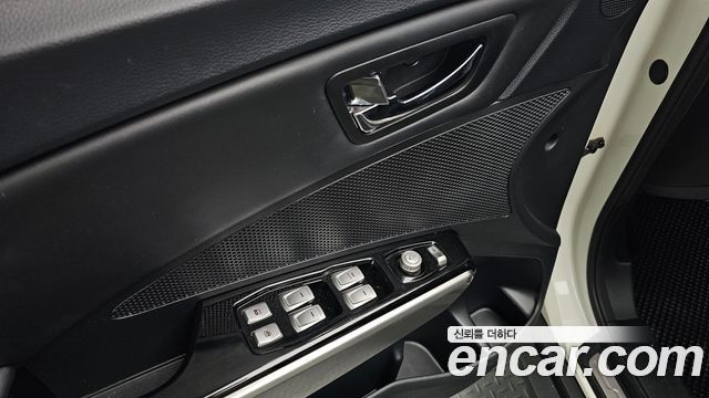 KG Mobility (SsangYong) Tivoli LX 2WD HI-DLX 2015 — фото 32