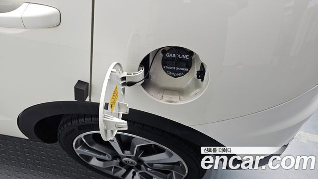 KG Mobility (SsangYong) Tivoli LX 2WD HI-DLX 2015 — фото 33