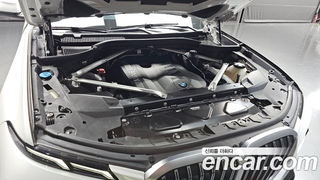 BMW X7 (G07) xDrive 40i M Sport 6STR 2024 — фото 6