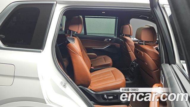 BMW X7 (G07) xDrive 40i M Sport 6STR 2024 — фото 11