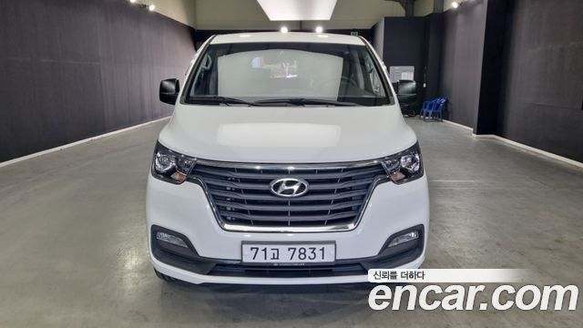 Hyundai Grand Starex 4WD Wagon 12-Seater Smart